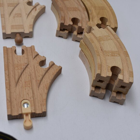 Lot of 40 Genuine Thomas Wooden Tracks Railway Trains Ascending Switch Curved - Picture 11 of 11